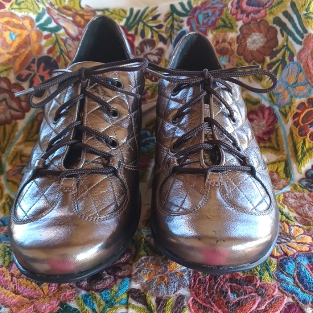 NWOB WOMENS DESIGNER SHOES